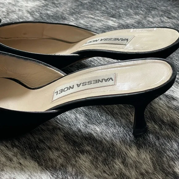 Vanessa Noel Black Suede Kitten Heel Mules - Picture 3 of 13